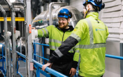 Seinäjoen Energian kaksi työntekijää lämpölaitoksella
